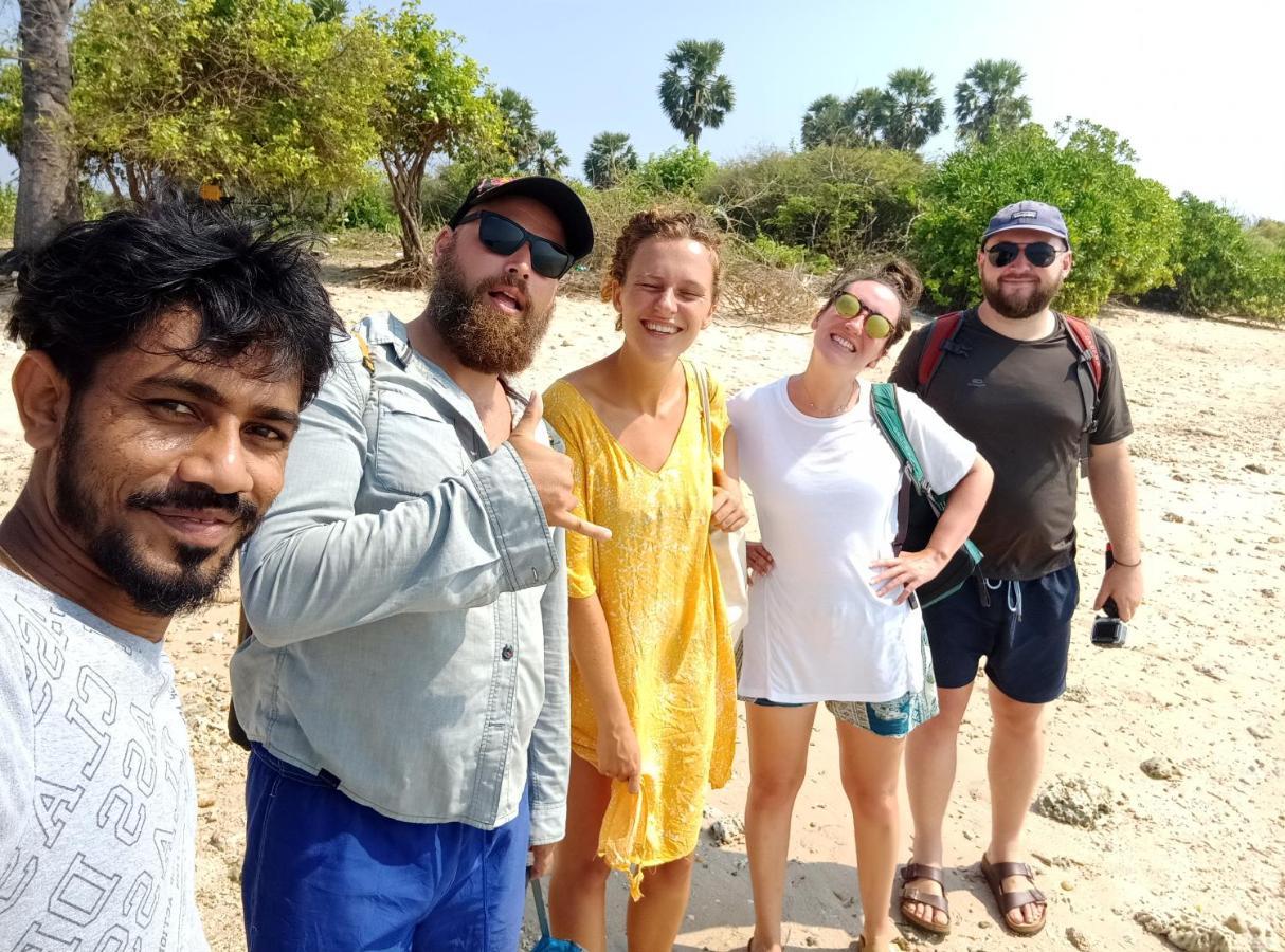 Nature Beach Huts Trincomalee Ngoại thất bức ảnh